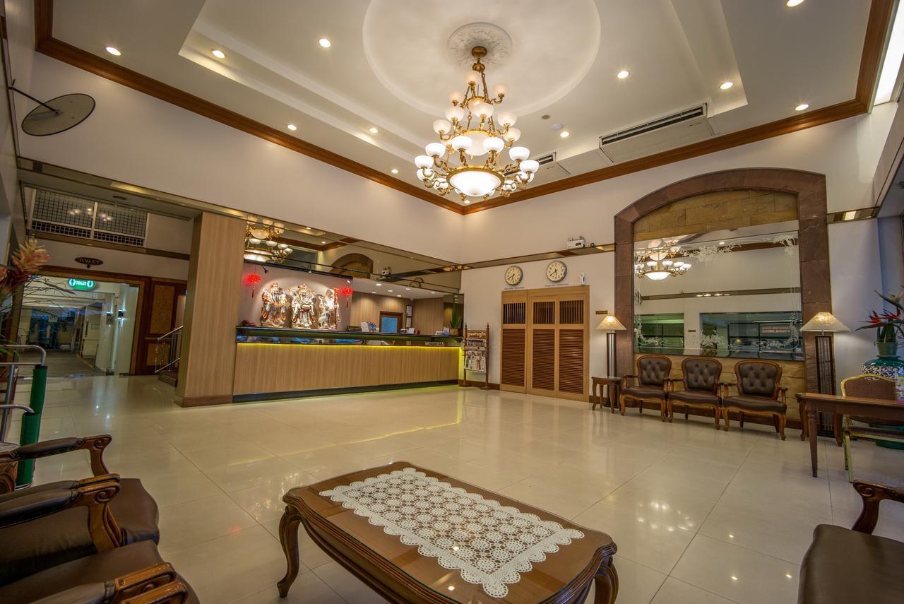 Sakol Hotel Hatjaj Kültér fotó